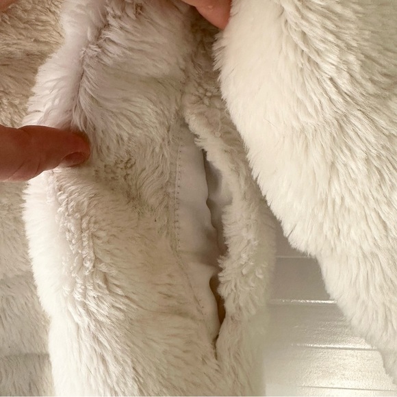 Janie and Jack Baby Girl 18-24 Month Coat White Ivory Faux Fur Bonjour Line Chic - Picture 4 of 7